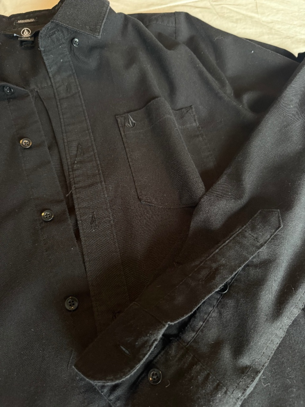 Volcom Men's Black Button-Up Shirt | Medium | Modern Fit | Classic Casual